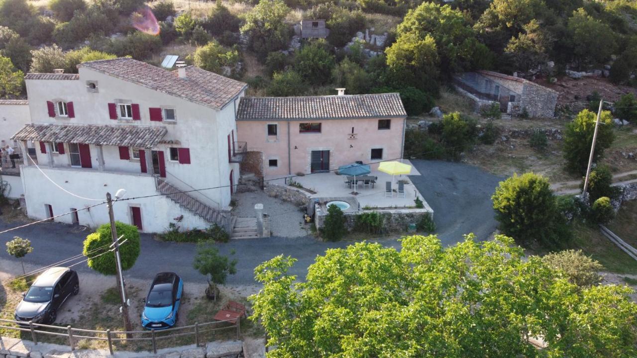Gite De Gazelle Chambres D'Hote La Vacquerie-et-Saint-Martin-de-Castries Esterno foto